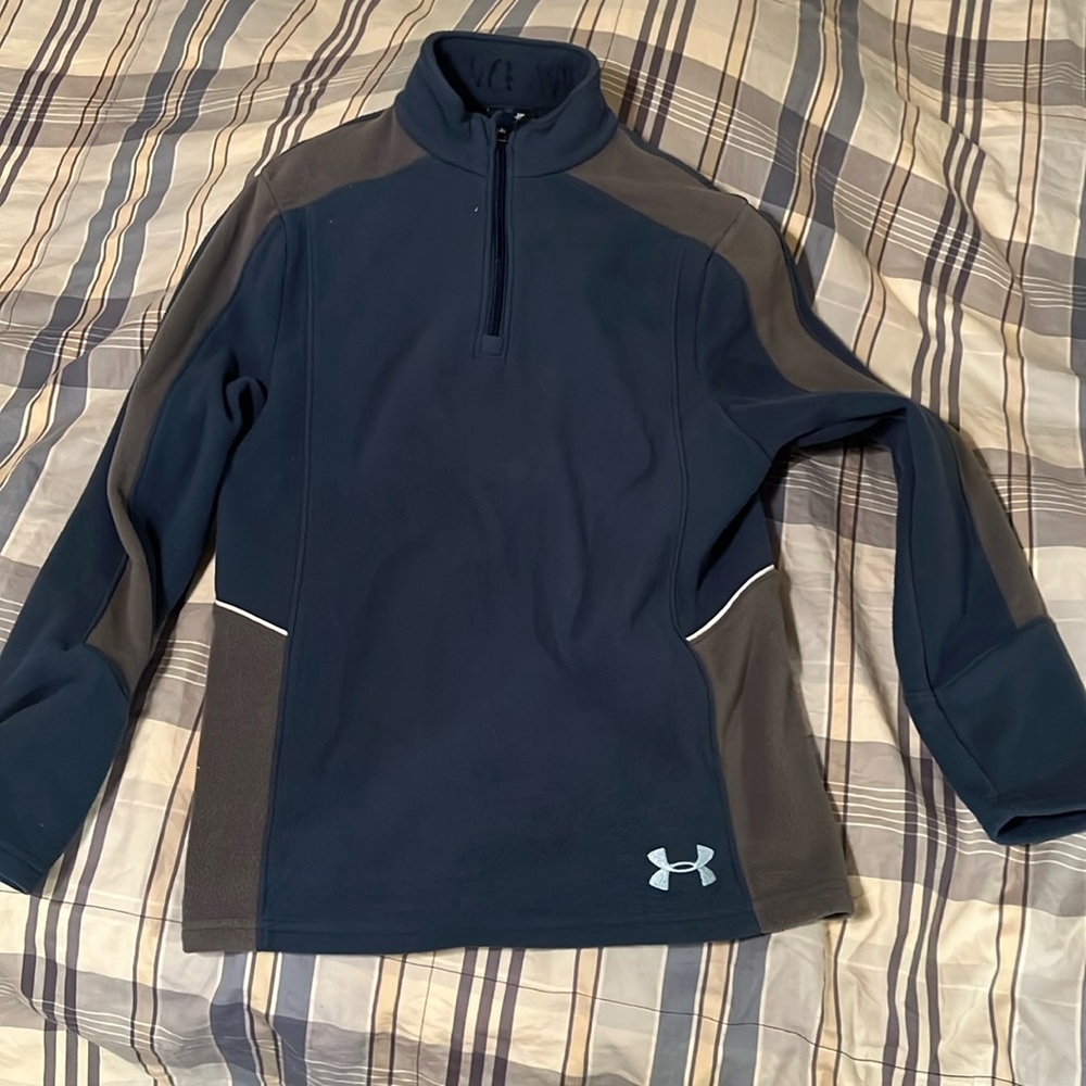 Boys under armour fleece size youth small